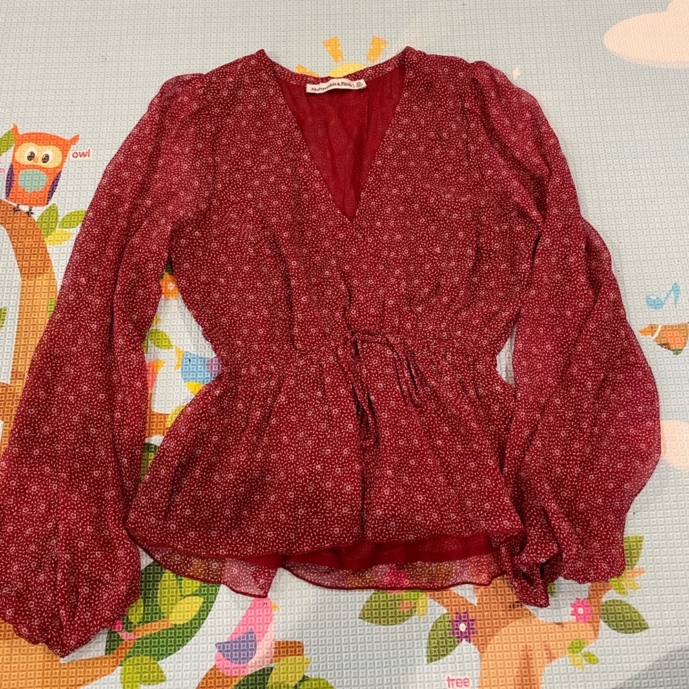 Light Blouse by A & F 😊
